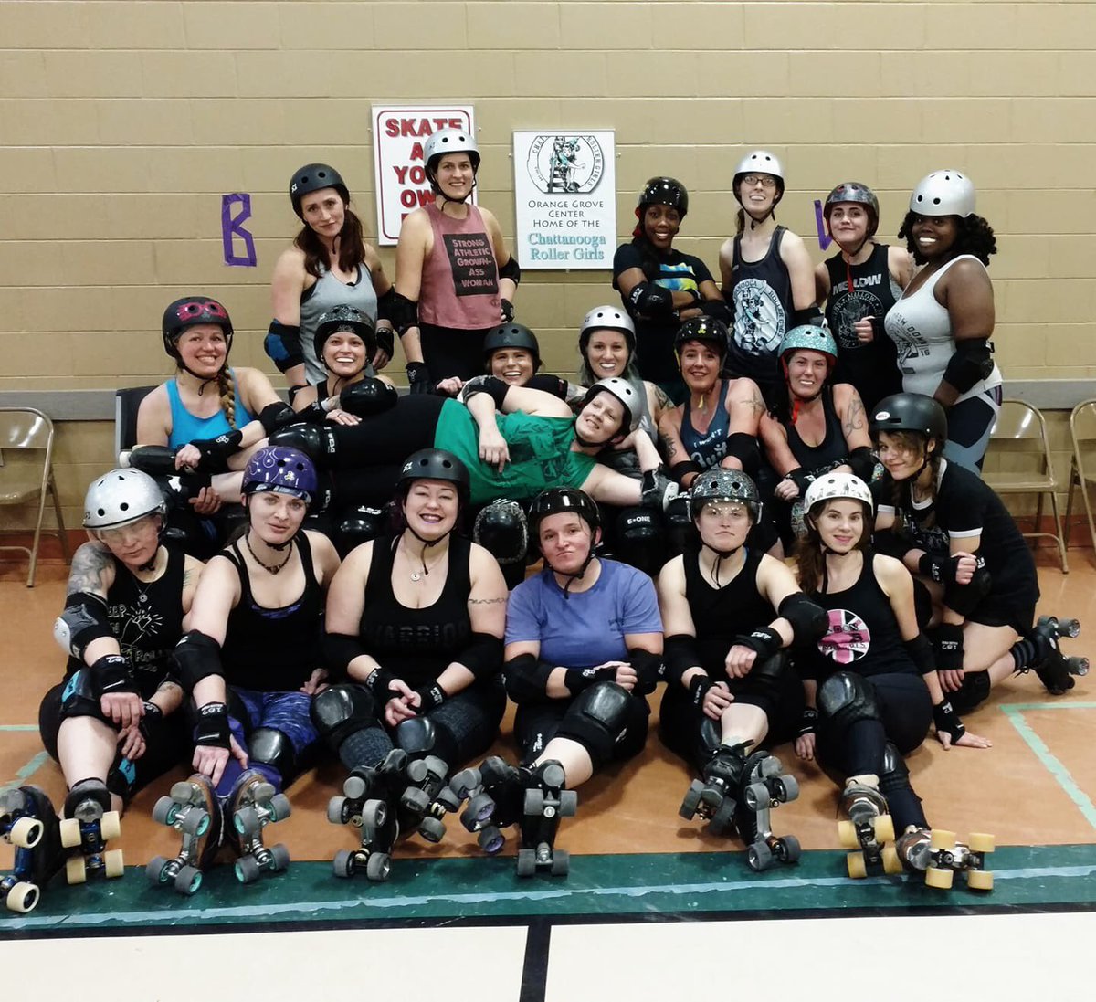 shankwilliamsjr's tweet photo. Tomorrow night!!! Come be a part of derby! 😎 See you at 6!
https://t.co/De4FriodJu #crg #chattanoogarollergirls #brailers #rollerderby https://t.co/FohpBYlBfj