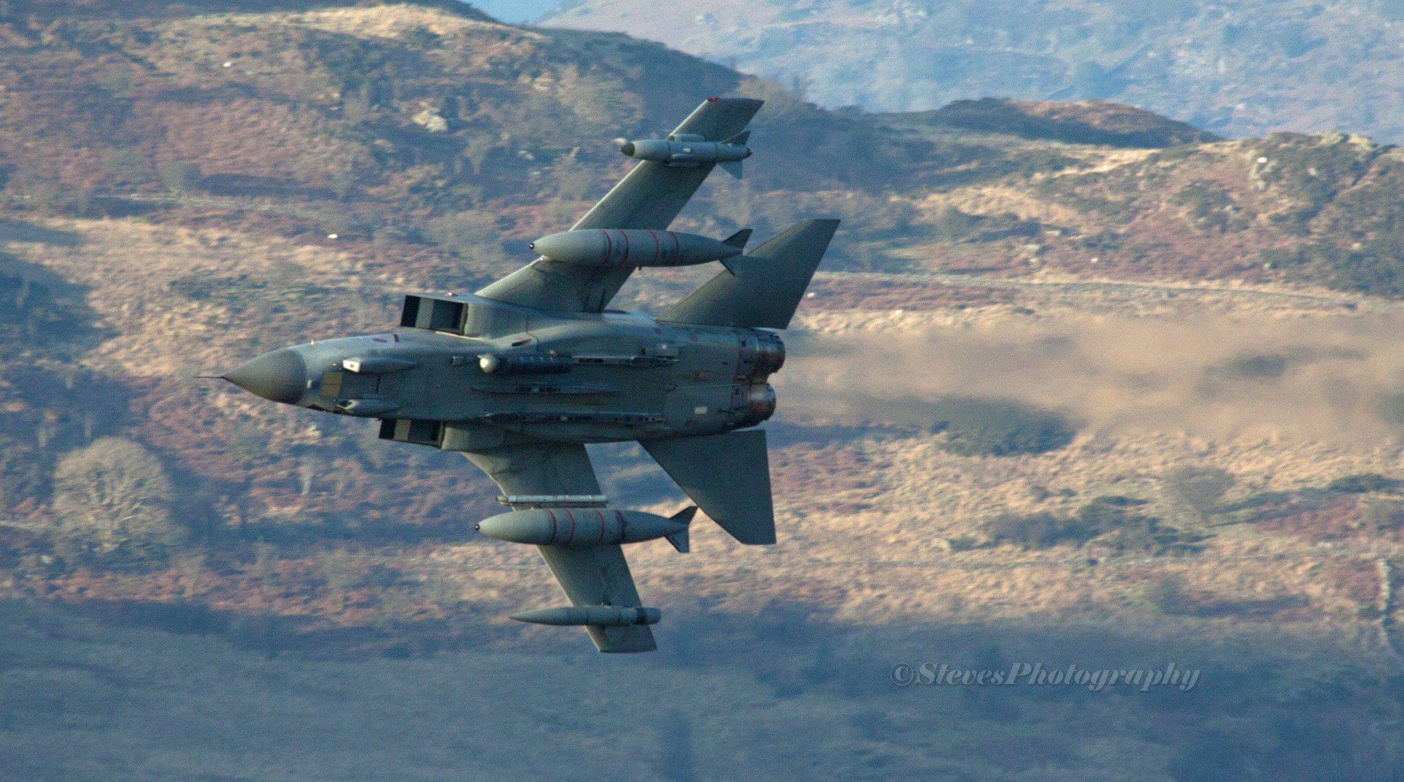 Dw6SOE5WsAADhFA.jpg:large