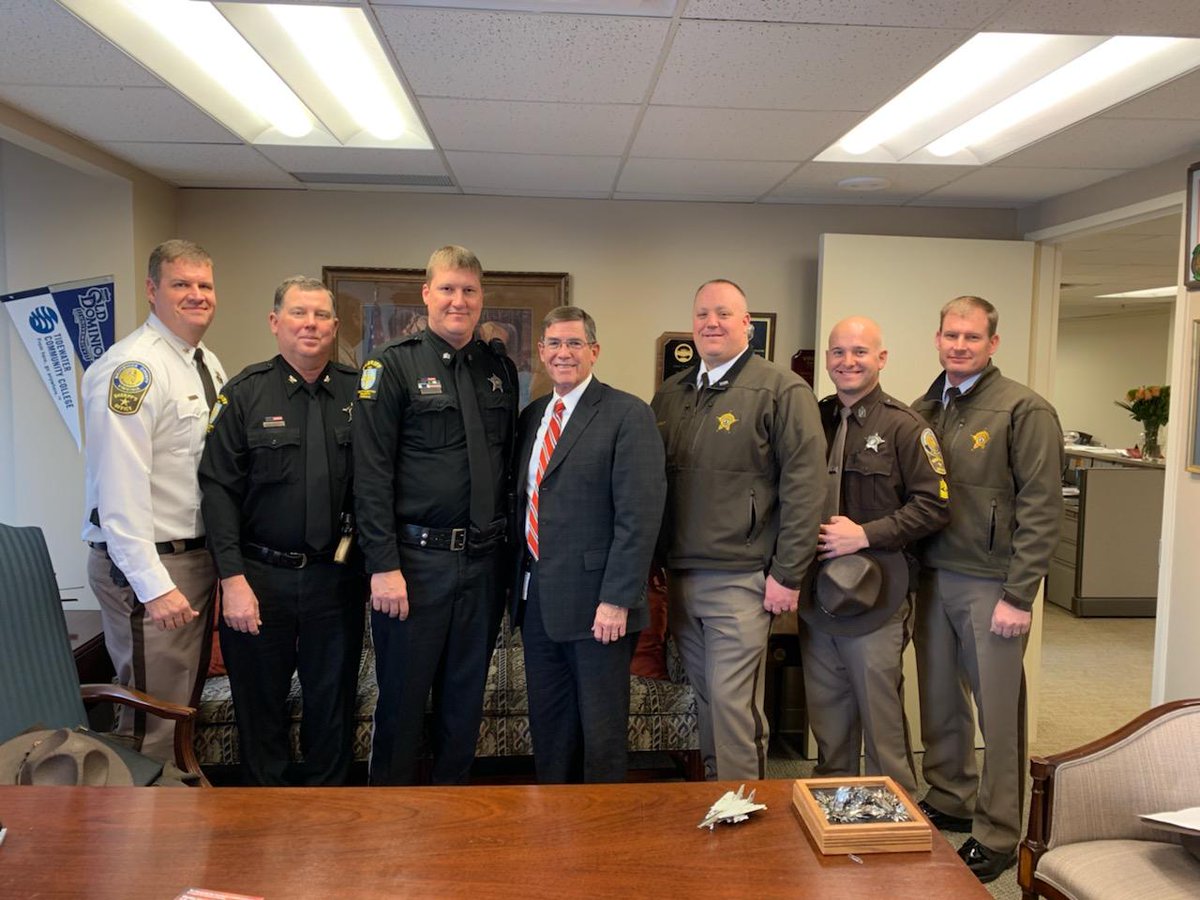 LawSheriffs's tweet photo. The Virginia Law Enforcement Sheriffs spent the day visiting with legislators at the state capitol. Many thanks to the Delegates &amp; Senators who took the time to speak with us about providing a livable wage for law enforcement Deputies!! https://t.co/7cWKHijHIO