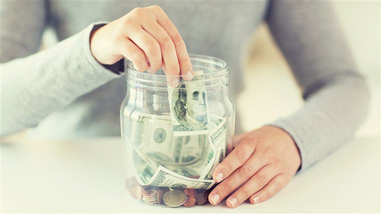 Interested in reporting on money? Come as @jdickler, @mandiwoodruff, @philanap, and @annetergesen discuss their experiences with moderator @LaurenYoung on Thursday 1/31 from 5:30 to 7 PM EST! http://www.newswomensclubnewyork.com/events-calendar/2019/1/14/she-makes-money-make-sense …