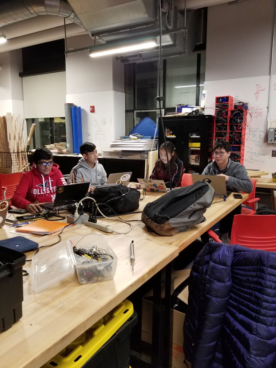 FRCTeam5962's tweet photo. 1 week down! 5 to go! https://t.co/QR2vQgdrgd