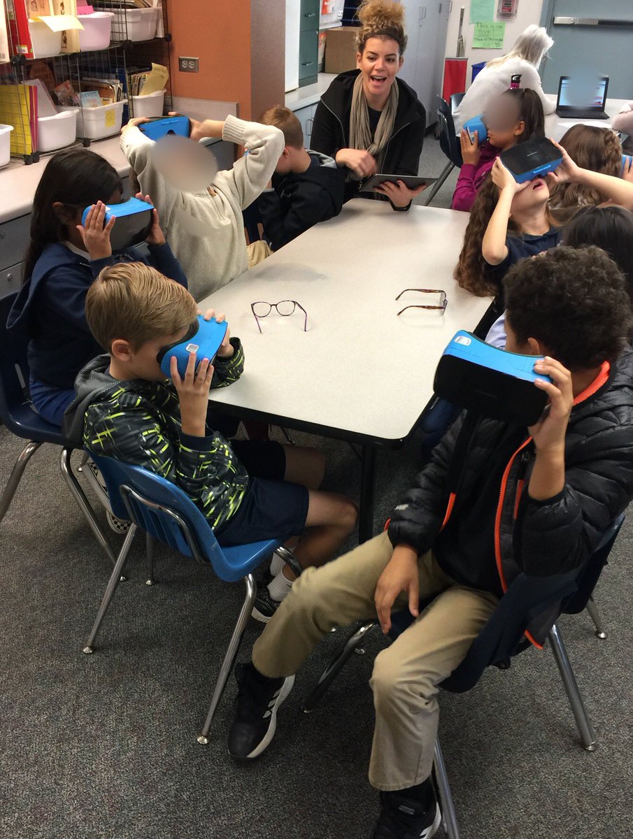 bsalisbury505's tweet photo. Ss on a #VR #GoogleExpedition with our Technology TOSA @KaitSand who took them to the #GreatBarrierReef in small group rotations...so cool!!! Ss became the “explorers” in our @EarhartExplorer virtual reality field trip! #thirdgradeisfun @DesertSandsUSD https://t.co/26Ox97pDEJ