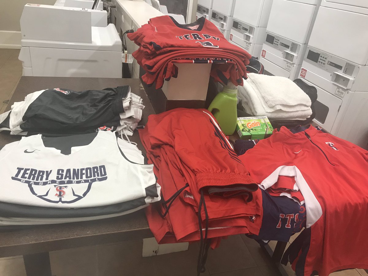 DarrenCorbett4's tweet photo. When the washer at school breaks down, itโs still gotta get done...#ftshoops https://t.co/COFmSXNcVC