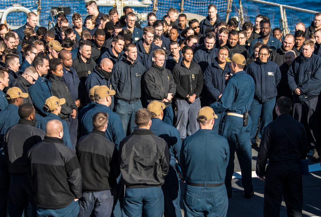USNavy's tweet image. The #USNavy photos of the day: #USSGreenBay and #USSWasp sail alongside @jmsdf_pao_eng, @secnav76 flies a T-45 simulator, #USSPorter holds an all-hands call, and #USSDonaldCook departs Rota, #Spain.
ℹ️ info and ⬇️ download: navy.mil/viewPhoto.asp?…