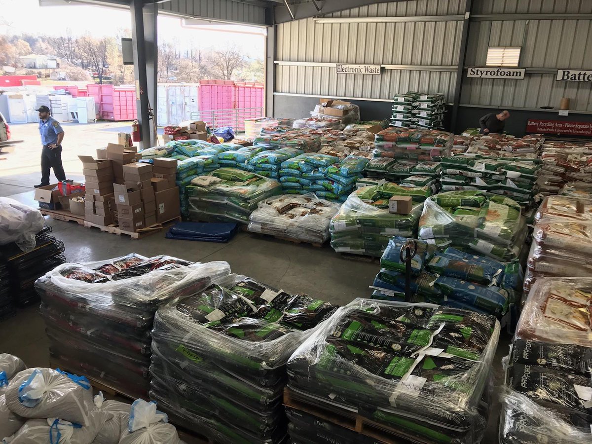 Free Pet Food!  Paradise Animal Control has free food for all our furry, feathered, and hoofed friends impacted by the Camp Fire.  
WHEN: Tuesday-Saturday 11am-1pm
WHERE: 920 American Way
#animals #ParadiseStrong #RidgeRecovers pic.x.com/1fVi3GEPK7