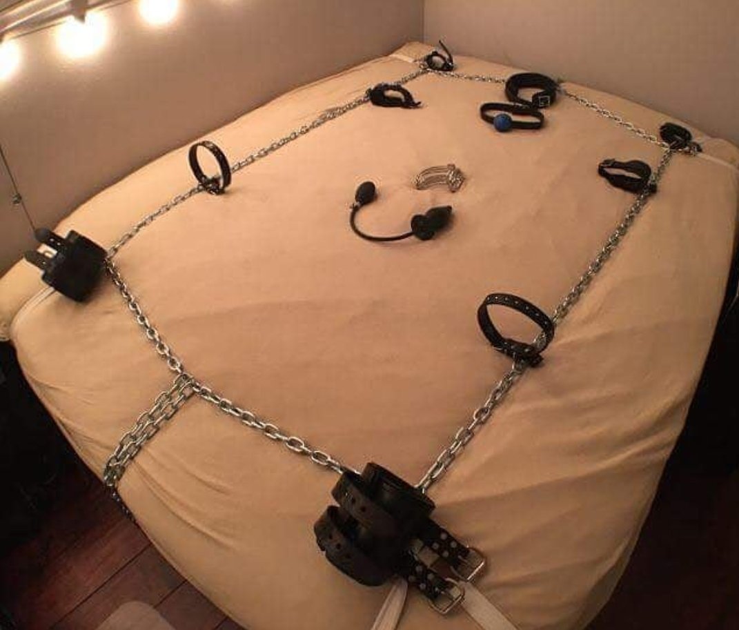 VoluminousLust's tweet image. — ❝ Date night?  ❞ @ThatTransBisch