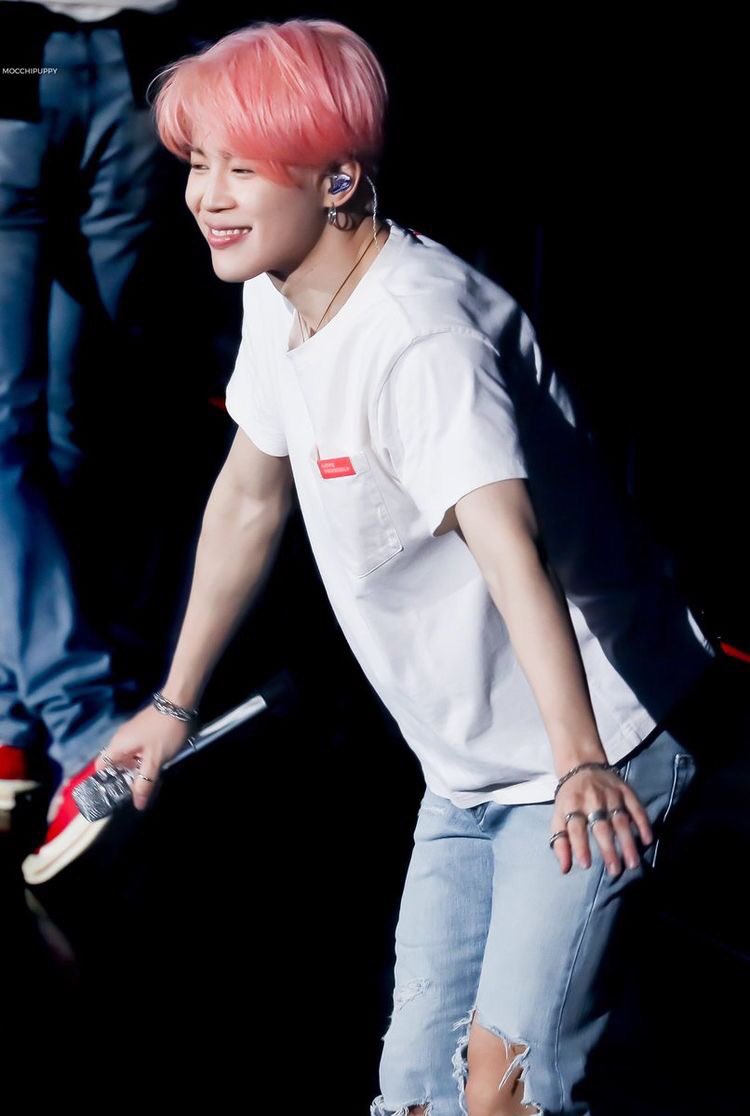 onlybtsnow82's tweet photo. No puede existir un ser humano mas adorable como Jimin :3!! 
#jimin #army #lovebts #bts #bighit #btsjimin #bangtan #BangtanSonyeondan https://t.co/LMb57K1mX2
