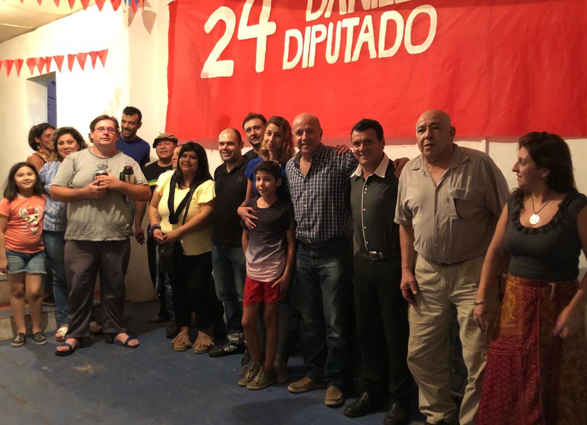 germancoutinho's tweet photo. Terminando reunión de Coordinación de la nueva lista 24 de Vamos Salto y Uruguay Batllista que este 25 de enero en Barrio Ceibal proclama la Candidatura a Diputado de Daniel Guglielmone. Gracias. Vamos !!! https://t.co/VO9DUZMA27