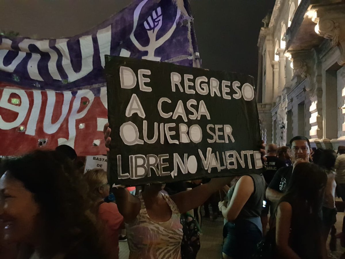 majuliles's tweet photo. #NiUnaMenos #NiUnaMás Por Agustina, por las que ya no están, por vos y por mí. https://t.co/ZTnfyxXaWs