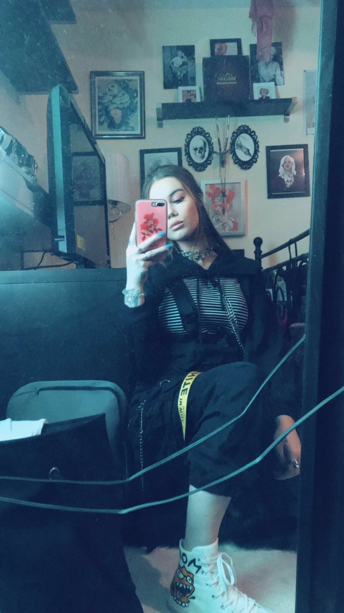 lil peep wearing converse