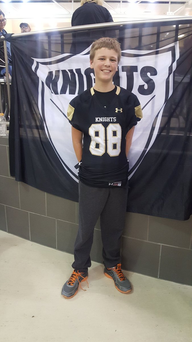 SoutheastFB's tweet photo. Last one in this family to wear the black and gold. #knightpride #family https://t.co/mkitBo2kmt