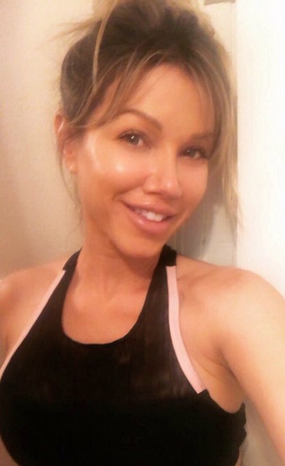 No makeup Monday https://t.co/SuFxZWYowH<a href="/tag/thinkinggreen"class="tags"><span>#thinkinggreen</span></a>