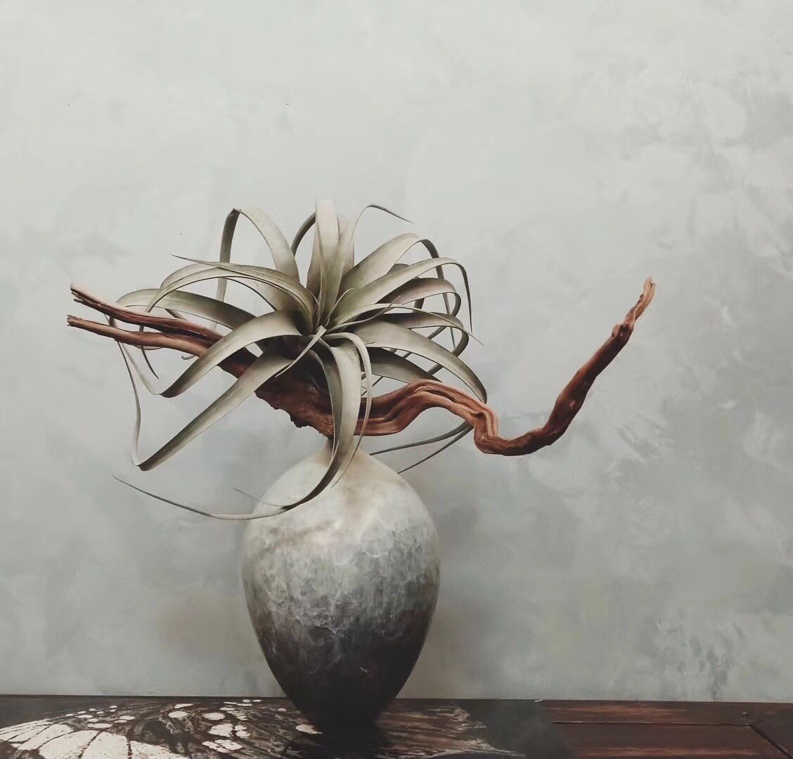 OrientoC's tweet photo. 五玄土 · Ada
Through the beautiful flower posture, it is very quiet and natural dialogue.
#艺术家 #五玄土工作室 #铜 #art #oriental #minimalism #copperart #copper #texture #handmade #inspire
#abstract #bronze #homedecor #doll #interiordesign #painting #inspire_me_home_decor #vase https://t.co/Ag0OVWVS8D