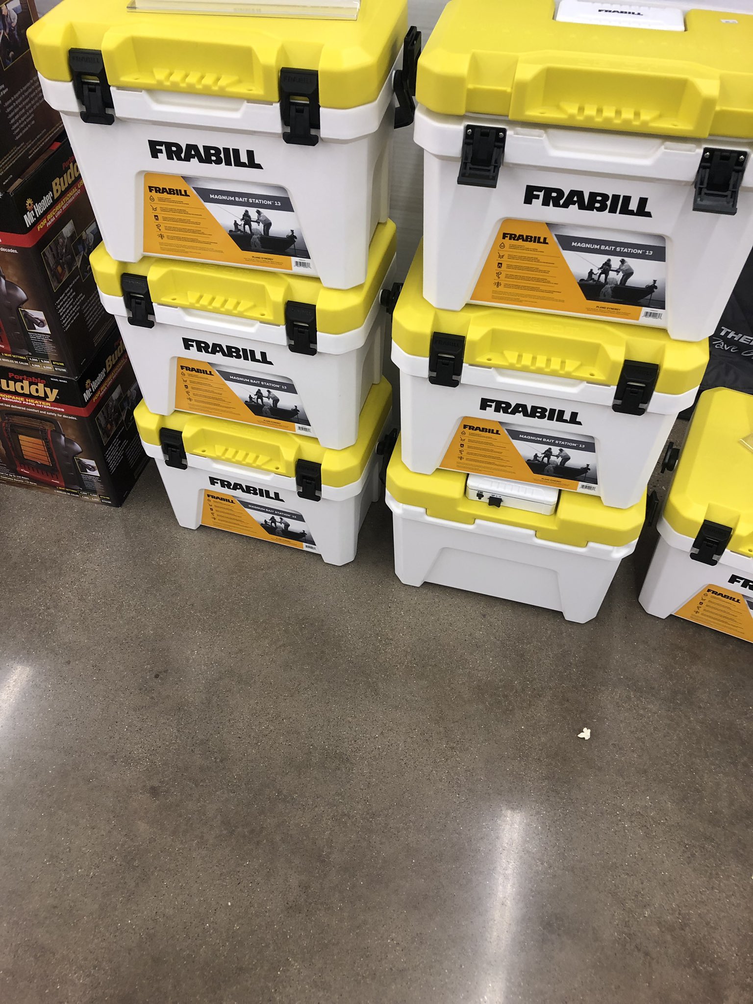 frabill magnum bait station 13