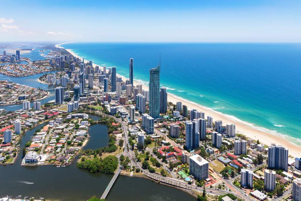 BeachsideGold's tweet photo. Explore the Gold Coast aboard G:link Gold Coast Light Rail, with 19 stations spanning 20.3km from Broadbeach South to Helensvale https://t.co/Pus6MqAyLD #ridetheG #Glink #MiamiBeachside #GoldCoast https://t.co/vXCQtWtHtQ