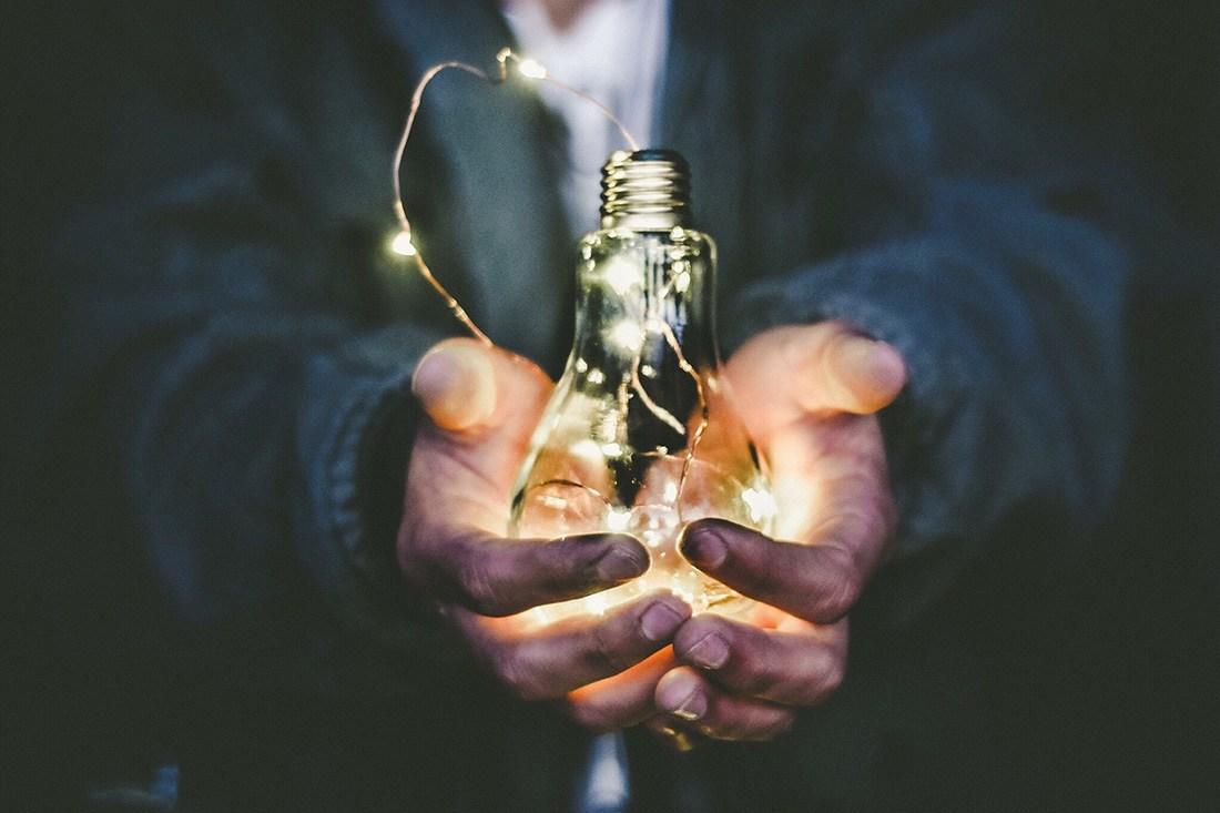 Kafnu's tweet photo. You can build your brand 👩🏻‍💼, grow your network 🤝 and always be in learning mode 📓, all at #kafnu. #entrepreneurgoals #collaboration https://t.co/XtMSpcMOeI https://t.co/KlpL3KdgxT