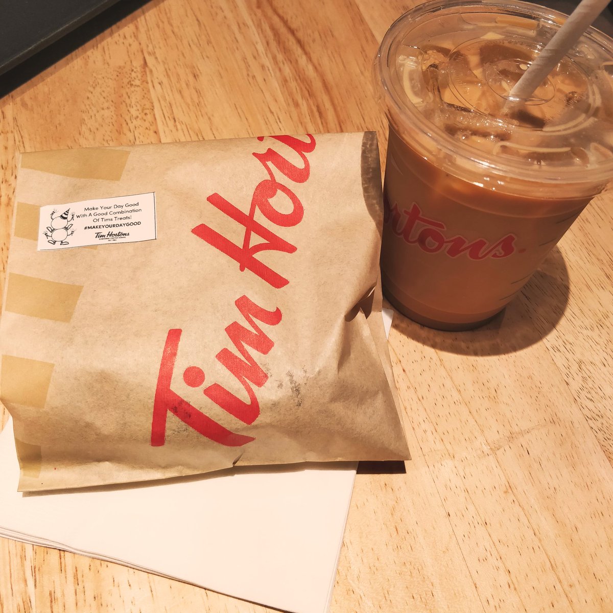 elamanalo's tweet photo. Freebies from @TimHortonsPH #MakeYourDayGood 💯 https://t.co/jzp0llw4n2