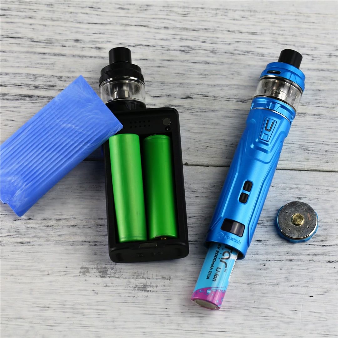 JoyetechClub's tweet photo. Dual 18650 cells box or single 18650 cell pen? #ESPIONTour #ULTEXT80 https://t.co/aW3BBgDtq0