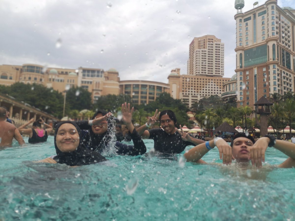 AyienHana's tweet photo. So yesterday was awesome! #sembangkasijadi #115 #sunwaybestwei #incompletesquad 💞👄👙 https://t.co/53j6ZG5n9K