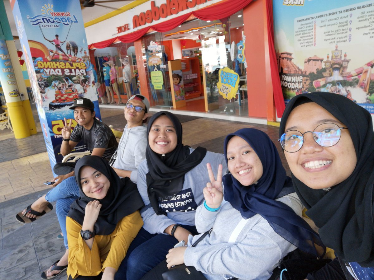 AyienHana's tweet photo. So yesterday was awesome! #sembangkasijadi #115 #sunwaybestwei #incompletesquad 💞👄👙 https://t.co/53j6ZG5n9K