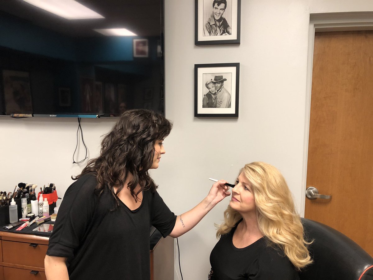 JetPinkVacation's tweet photo. JetPink co-founder Julie Datwyler preparing to be interviewed by Success Today TV!  Stay tuned for several air times on ABC, CBS, NBC and Fox affiliates around the country. https://t.co/8Ev1lSLrtP
