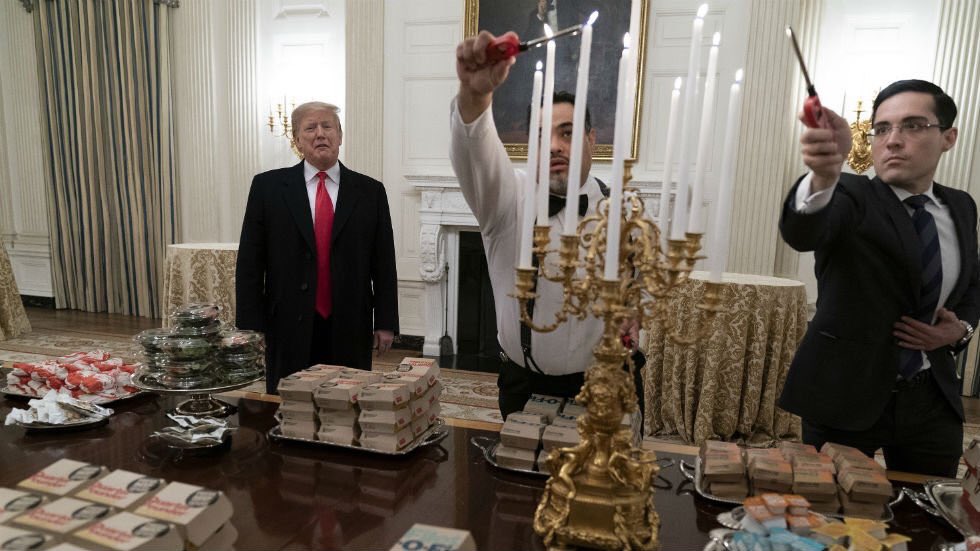 hardCor15t's tweet image. Ya’ll just never had a candle lit filet o fish.  I get it, I’d be mad too.