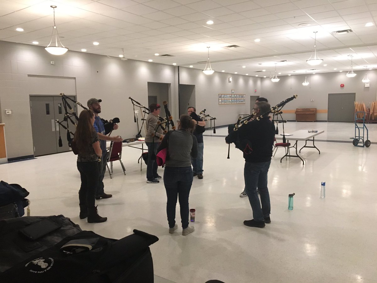 girls_pipe's tweet photo. Practice time for the band! Remember, practice makes perfect! #bagpipes #pipeband #yeg #practice #girlsband #youcanjoin #firstpracticeofthenewyear https://t.co/08X19QvolB