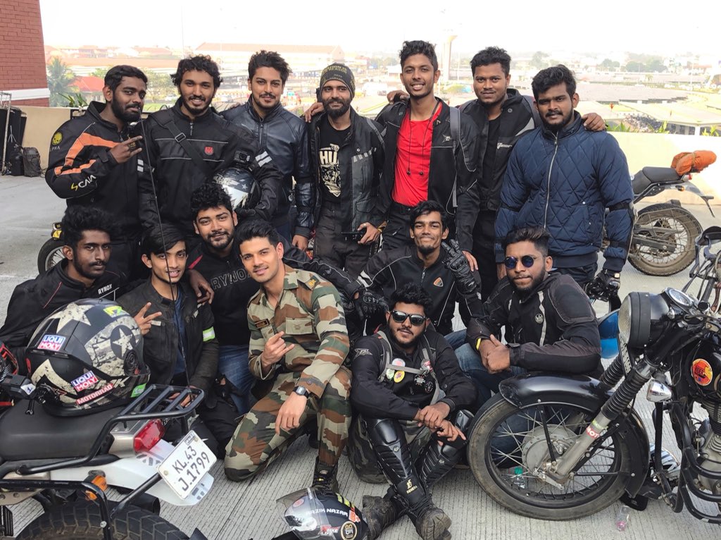 Sooraj9pancholi's tweet photo. 🇮🇳 https://t.co/Re1mAb4Bpn