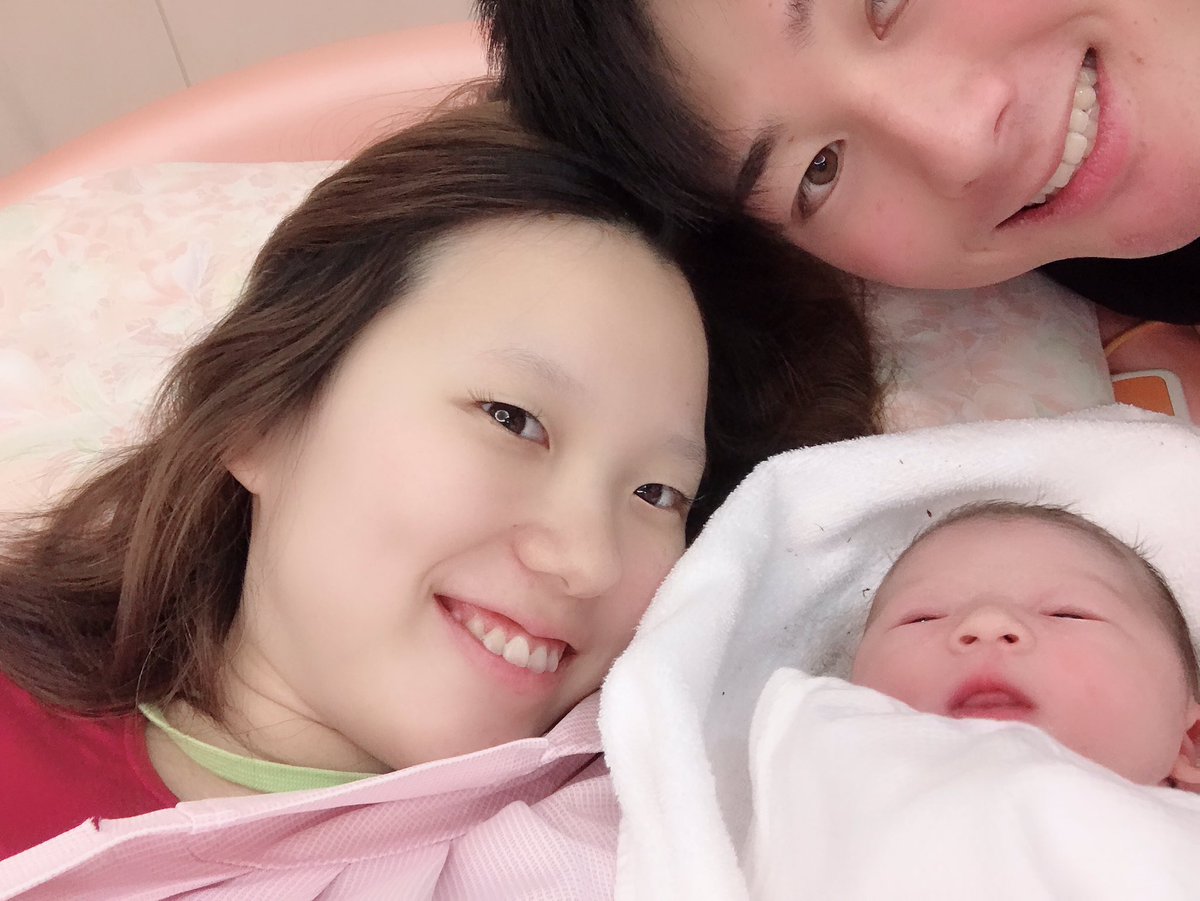 Lkmhs11's tweet photo. 予定日ぴったりで産まれました👶
2638gの女の子です
名前は 結愛(ゆあ)にしました🥺
もー可愛すぎてやばい😍😍

10時間陣痛に耐えて産んでくれたらあやめに感謝ですありがとう
父親として頑張っていきます💪 https://t.co/ARatXGCbqH