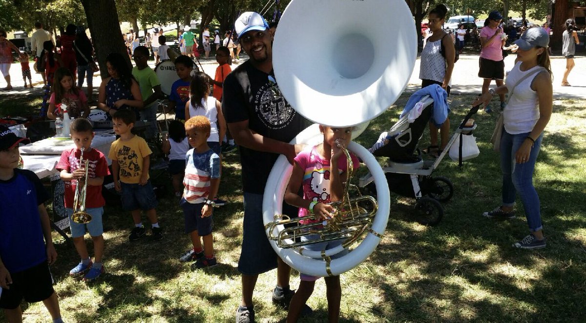 BTUArts's tweet photo. It’s #MusicMonday ...how do you Support Positive Forms of Expression?🎺

We go into underserved communities and bring instruments for kids to experience the arts!

Support us by visiting https://t.co/zmozKW9Rzz #BTUArtsPZ https://t.co/U3jcoDAXL5