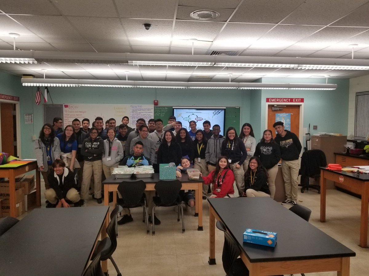 jfavela3's tweet photo. @Panther_NewTech packaging some food for migrant families. Thanks to All Saints Catholic Church for hosting meal tomorrow. https://t.co/p8p5njQtGJ