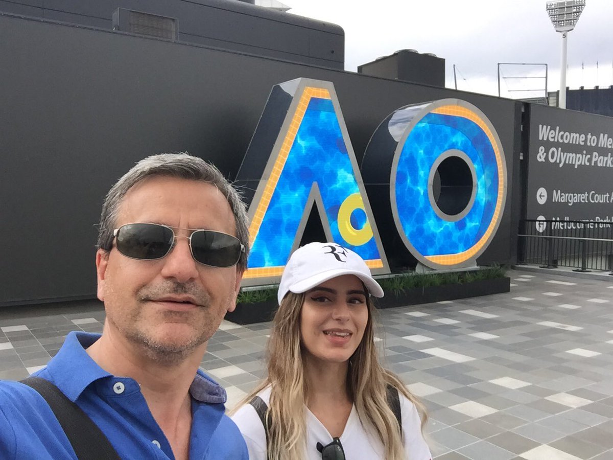 crisclaveroz's tweet photo. #aoselfie #kiatennis https://t.co/1CWiDJje71