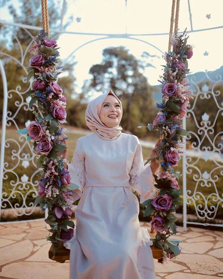 abozainbali's tweet photo. دير بالك،
لا تِمدْ شوفك بعيد
خلّي شوفك
حدّه،لِيّه و ينتهي
انت من نظراتي
تعرفني شَريد
و روحي غيرك يا ترف
ما تشتهي، https://t.co/0kWzizpNeP