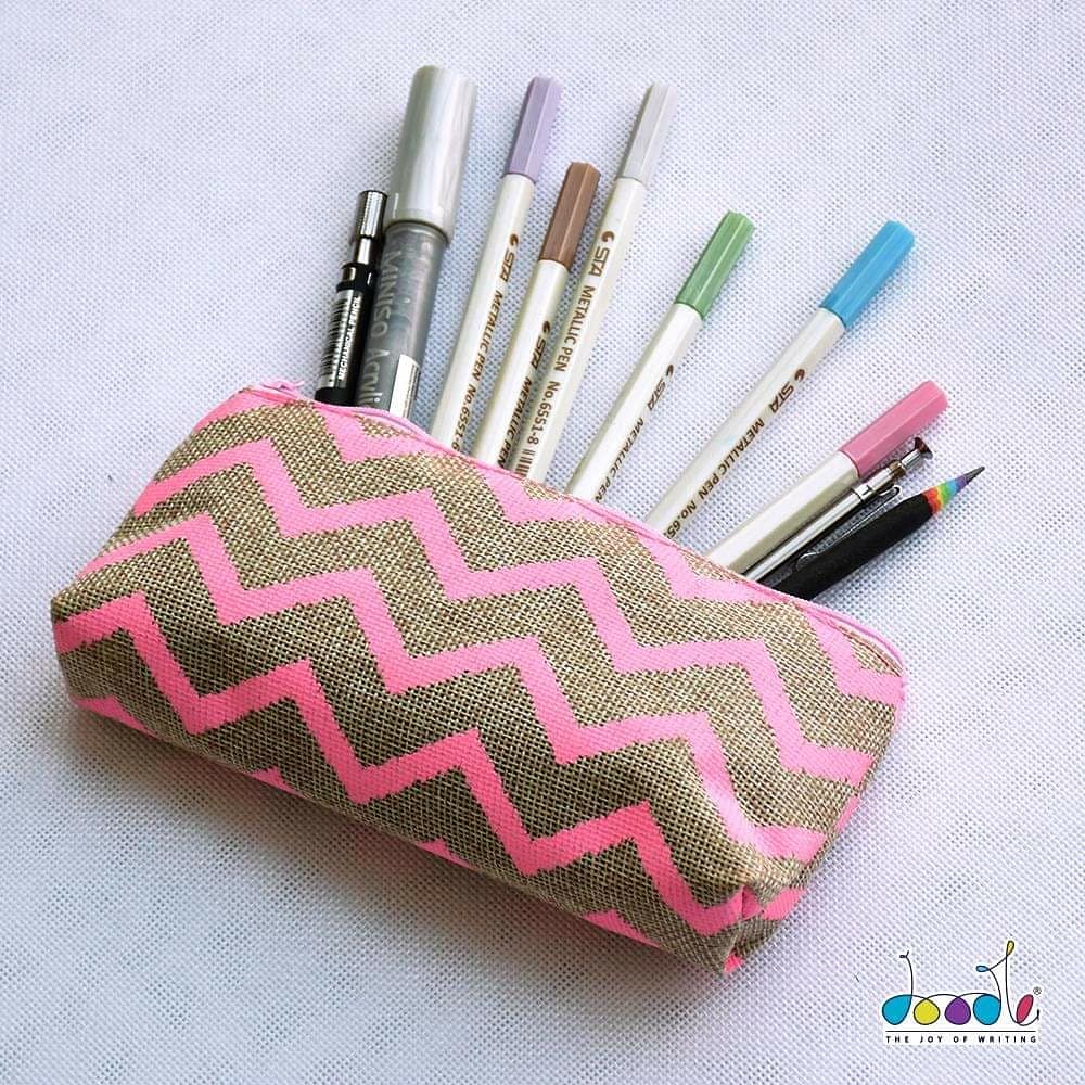 Not too big, not too small our Wavy Wonder pouch is perfect for all.

#Doodle #DoodleCollection #DoodleIndia #DoodlePouch #Pouches #Pouch #NewArrivals #MakeupPouch #StationeryPouch #TravelPouch #DailyEssential #Stationery