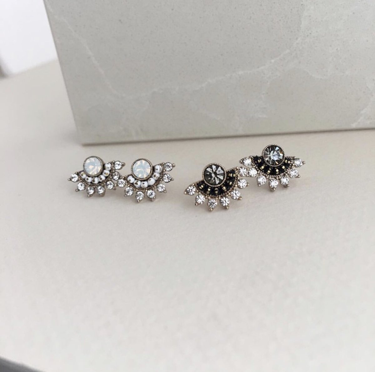 ApacheRoseLDN's tweet photo. Well hello again pretty Nico Fan Earrings🖐🏼....finally back in stock after a sell-out Christmas.... It’s nice to see you again 😻 #ApacheRoseTribe Thanking you @loverstempo https://t.co/7omGdrNOZ5 https://t.co/Dhj1bZljL9