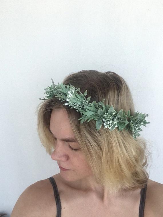 kedr_flower's tweet photo. White Bridal Flower Crown Boho Wedding Flower Crown Bridal Headband Floral Crown Adult Bridal Hair Piece Greenery Rustic Hair Accessory #flowerhair #weddinghaircomb #bridalhairpiece #floralheadpiece #bridesmaidgift #bridesmaidhair #f... #haircomb https://t.co/pPyptVgNSZ https://t.co/BDKNIsP9Fu