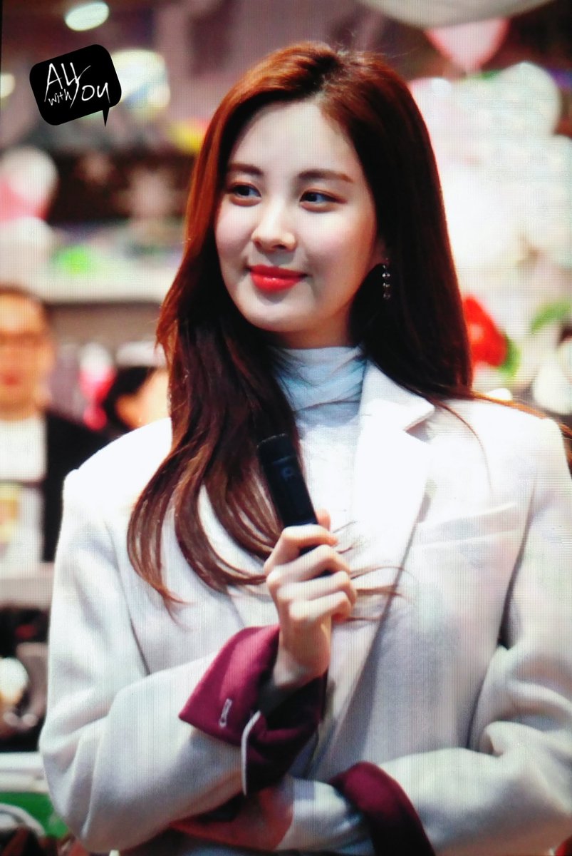 AllWithYou8's tweet photo. 190115 루게릭환우돕기 자선바자회 프리뷰(1)
#서현 #Seohyun https://t.co/2jolVfAf3P