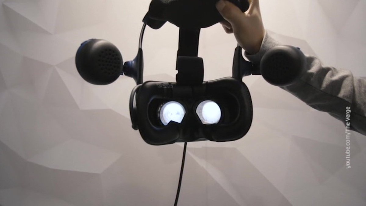 Vr net. Шлем виртуальной HTC Vive Pro Eye. VR шлем Горизонт. Пользователь с VR шлемом htcvive. 360 Eyes Pro.