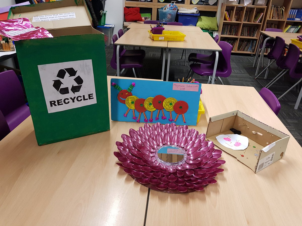 SChoudurybegum's tweet photo. Thank you 2OB for your recycled science projects. #cleverdesigns @CliftonPrim @MissBeavan https://t.co/3Fs1tD1hhD