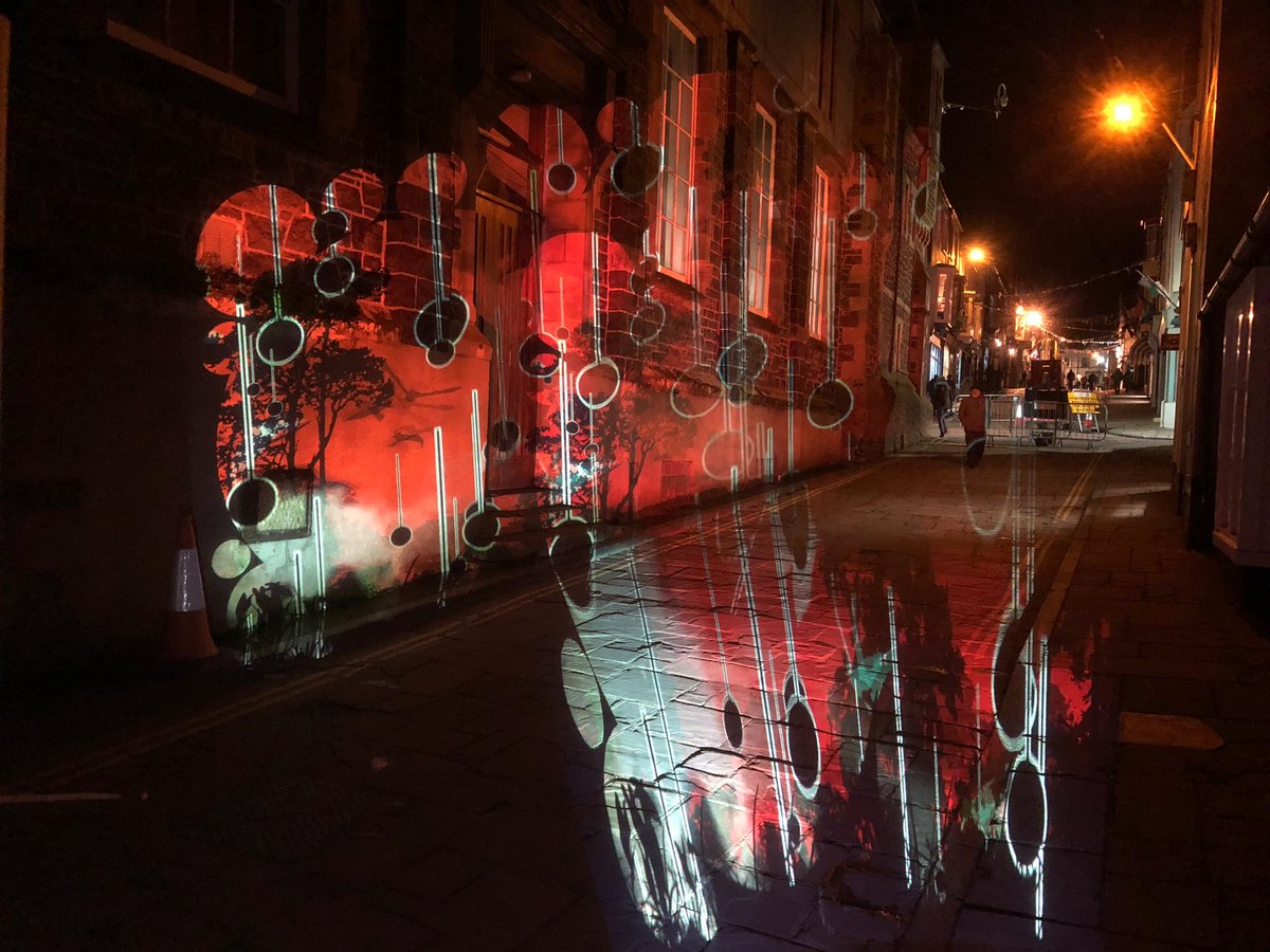 Light Up Poole Programme is LIVE! Go and Visit our website lightuppoole.co.uk/programme-2019/ and see all the wonderful Light and Sound pieces our #Artists are creating for you to play with and immerse yourself in.Ths year's theme is TIDES and features The Harbour, The Quay &amp; The Old Town🕯️