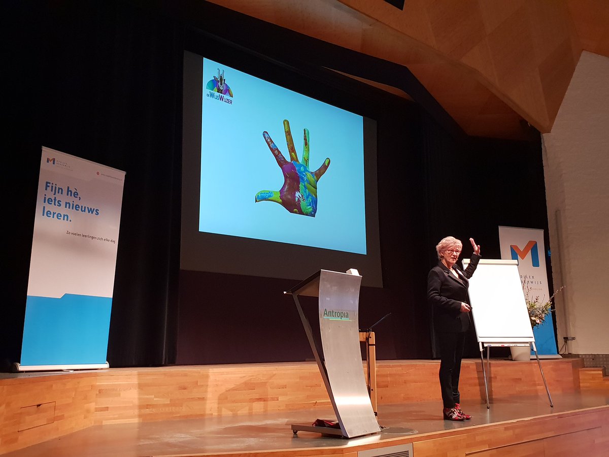 TalentenLab's tweet photo. Vandaag spreekt onze trainer Floor over groeigerichte feedback op het Medilex Onderwijs congres 'Feedback aan leerlingen in het PO'.
Met o.a. @DeWijsWijzer als dagvoorzitter. https://t.co/P5ErRXlR45