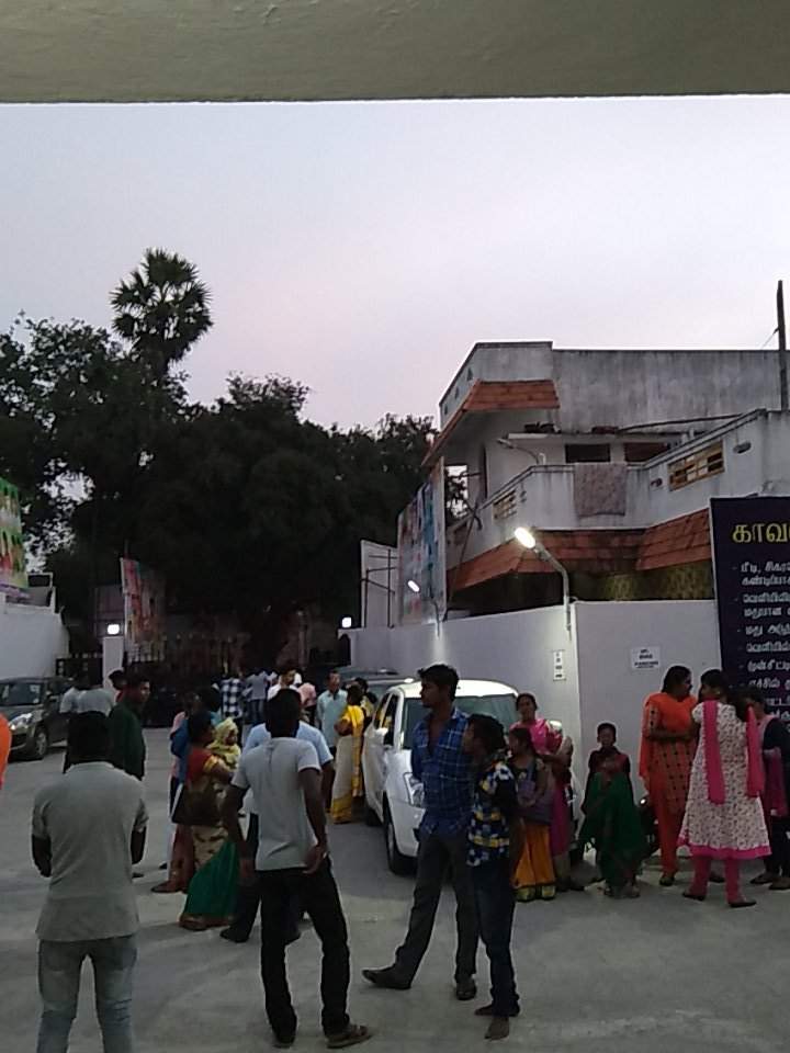 CineMuruganoffl's tweet photo. #Viswasam Round 3, 2nd time with my family in home town #Poonga theater... house full... Full of family audience...
@GKcinemas @rameshlaus #ViswasamWinningHearts https://t.co/BjmgJ505oX