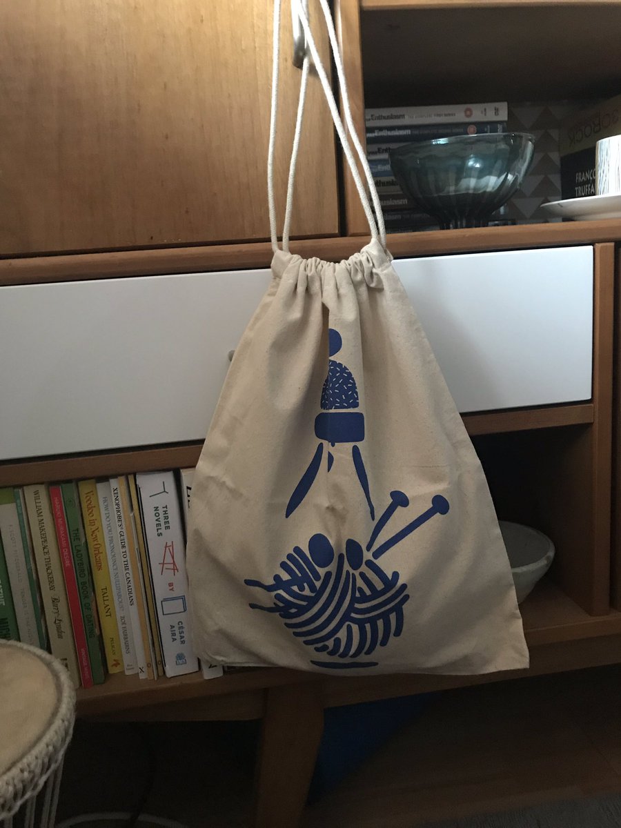 How utterly lovely to return to London after a fabulous month in New Zealand to discover a parcel waiting for me from <a href="/knitsch/">Tash</a> and Holland Rd Yarn. This little project bag is adorable. Thanks Tash!