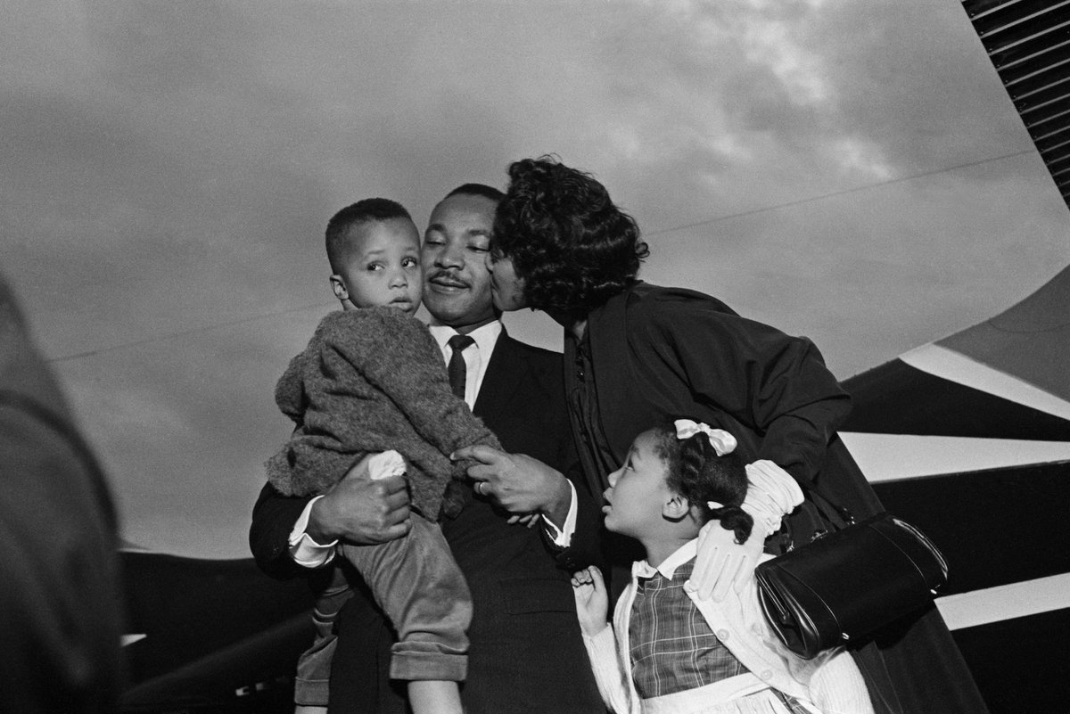 Essence's tweet image. Today marks what would have been Martin Luther King Jr.'s 90th birthday. We will forever honor him for his courage, major sacrifices and the teachings he left behind. RIP, #MLK. trib.al/AhclgKC