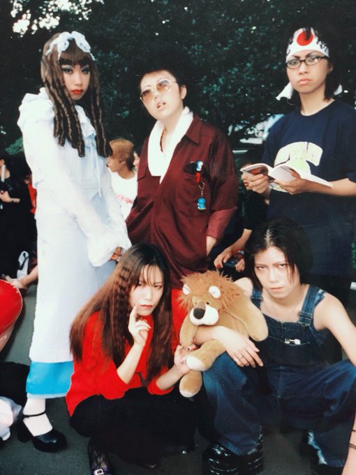 半裸のオーバーオールにヤンキー 受験生 Malice Mizerの世界観が