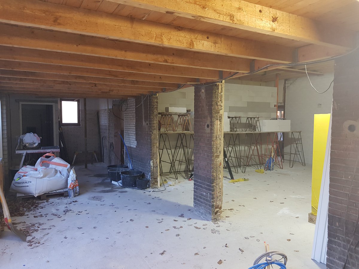 Op dit moment zijn we volop bezig met de verbouwing van Ons Gebouw in Klarenbeek.  

Het gebouw, dat ruim tachtig jaar dienst deed voor de Klarenbeekse verenigingen, wordt omgebouwd tot een woning met 2 bedrijfsruimten.