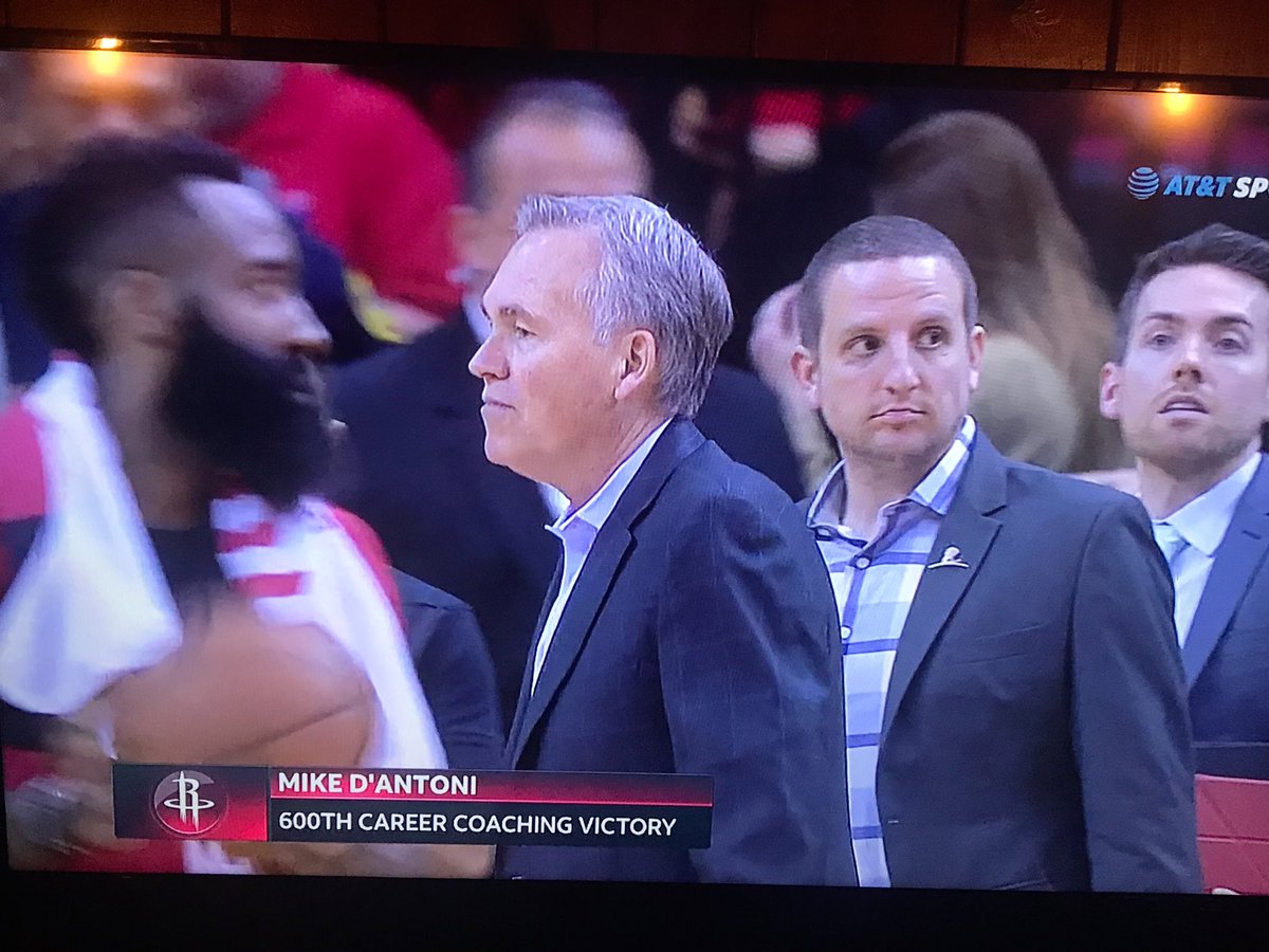 DAntoniKathy's tweet photo. 600 NBA wins !!!  Way to go Mike!!! https://t.co/FyL0P38r5L