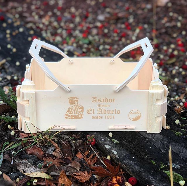 sinclabox's tweet photo. Diseños únicos 100% madera ❗️ sin componentes metálicos ❗️ móntala como un puzzle ❗️• personalizadas para @capricho_gourmet_oficial 🙌🏽😍 #cajasdemadera #sinclavos #singrapas #sinadhesivos #sinpegamento #embalajeecologico #embalajereciclable #ecopackaging #ecofriendly #ecofrie… https://t.co/zYADVeBwIj