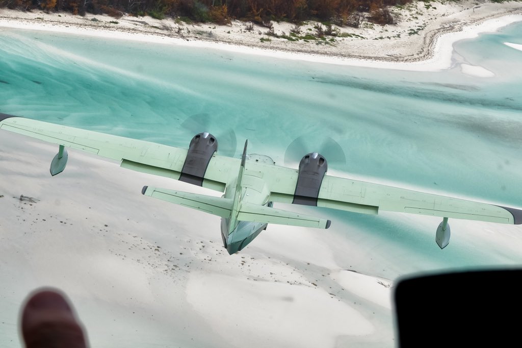 wings_mag's tweet photo. Above the Bahamas, above the Albatross. Air to Air with @flyingboatfilm ✈️. #readwings https://t.co/NPVSYy7Hsu