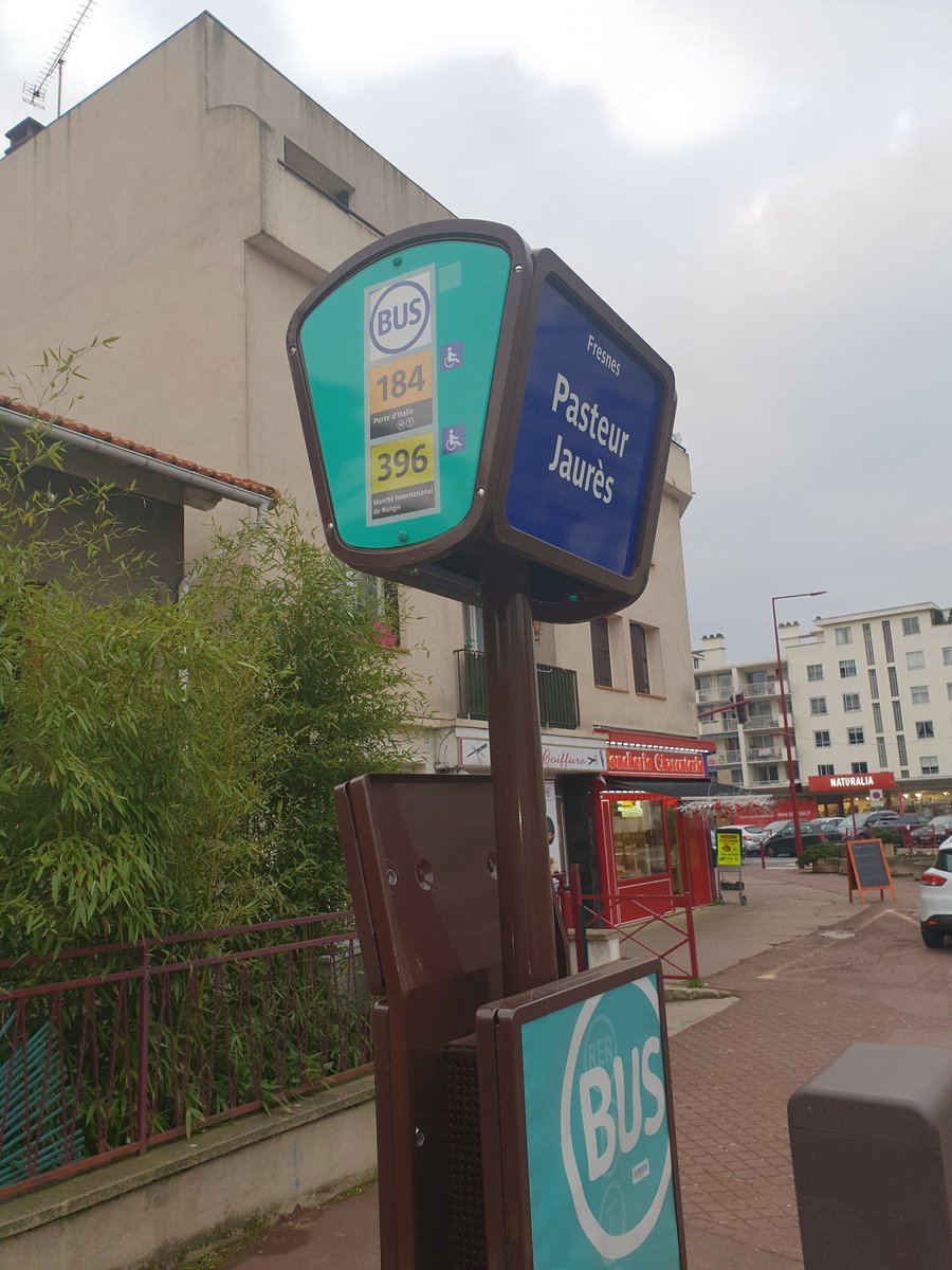 Matmatah41's tweet image. @ClientsRATP @IDFmobilites @Asso_usagersidf #bus396 #fresnes #RATP L'arrêt du 396 est absent de l'application RATP. Pkoi ??? Seul le 184 est renseigné... La banlieue à aussi droit à des informations correctes !